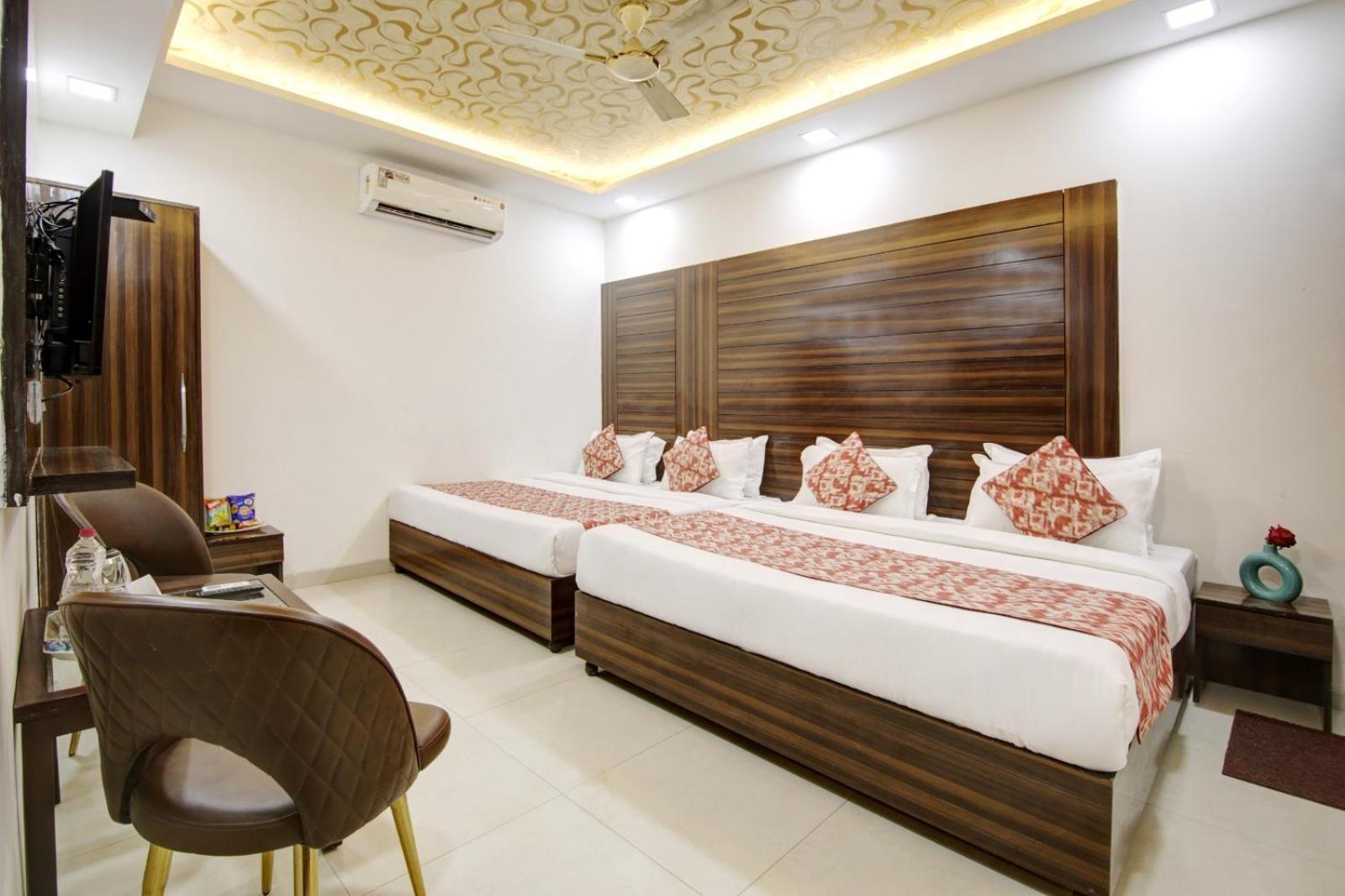 Hotel Devrana Delhi Airport New Delhi Exteriör bild