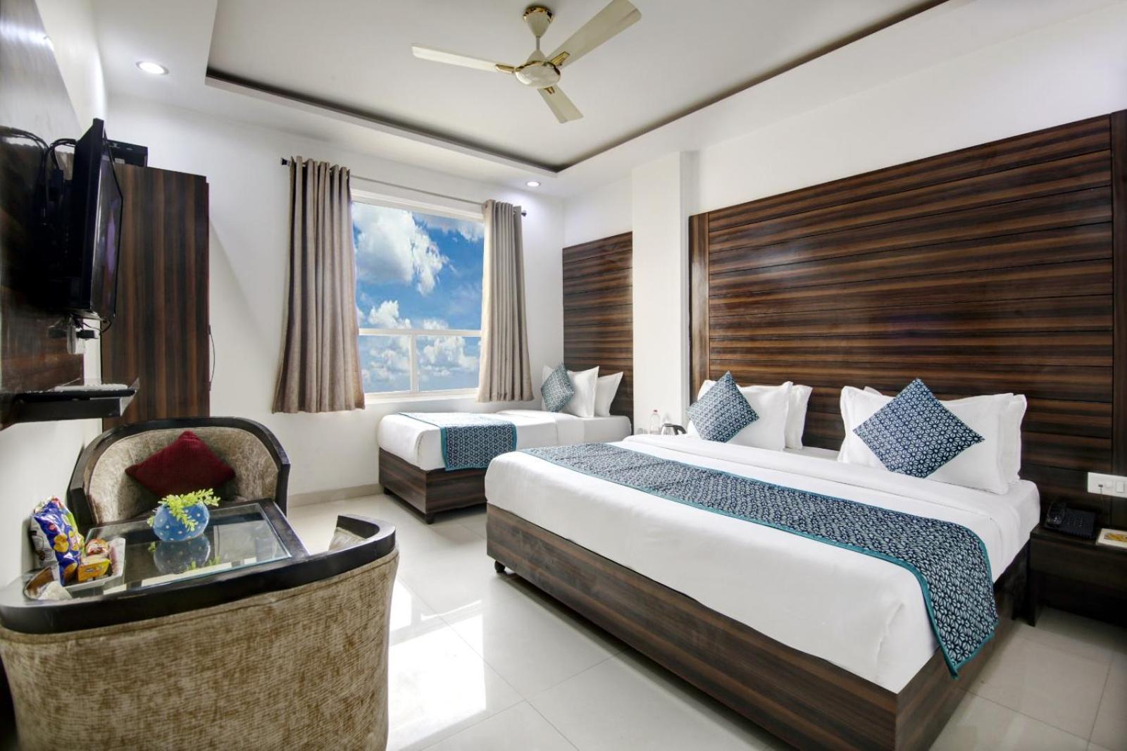 Hotel Devrana Delhi Airport New Delhi Exteriör bild
