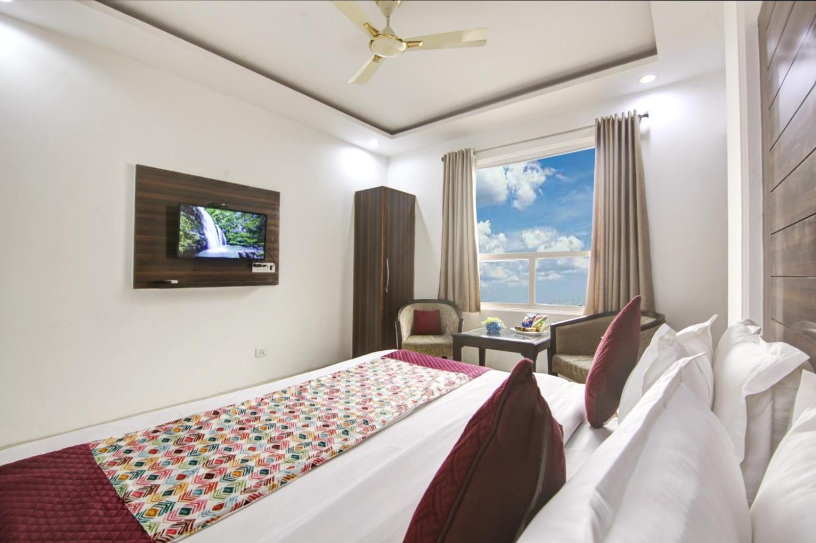 Hotel Devrana Delhi Airport New Delhi Exteriör bild
