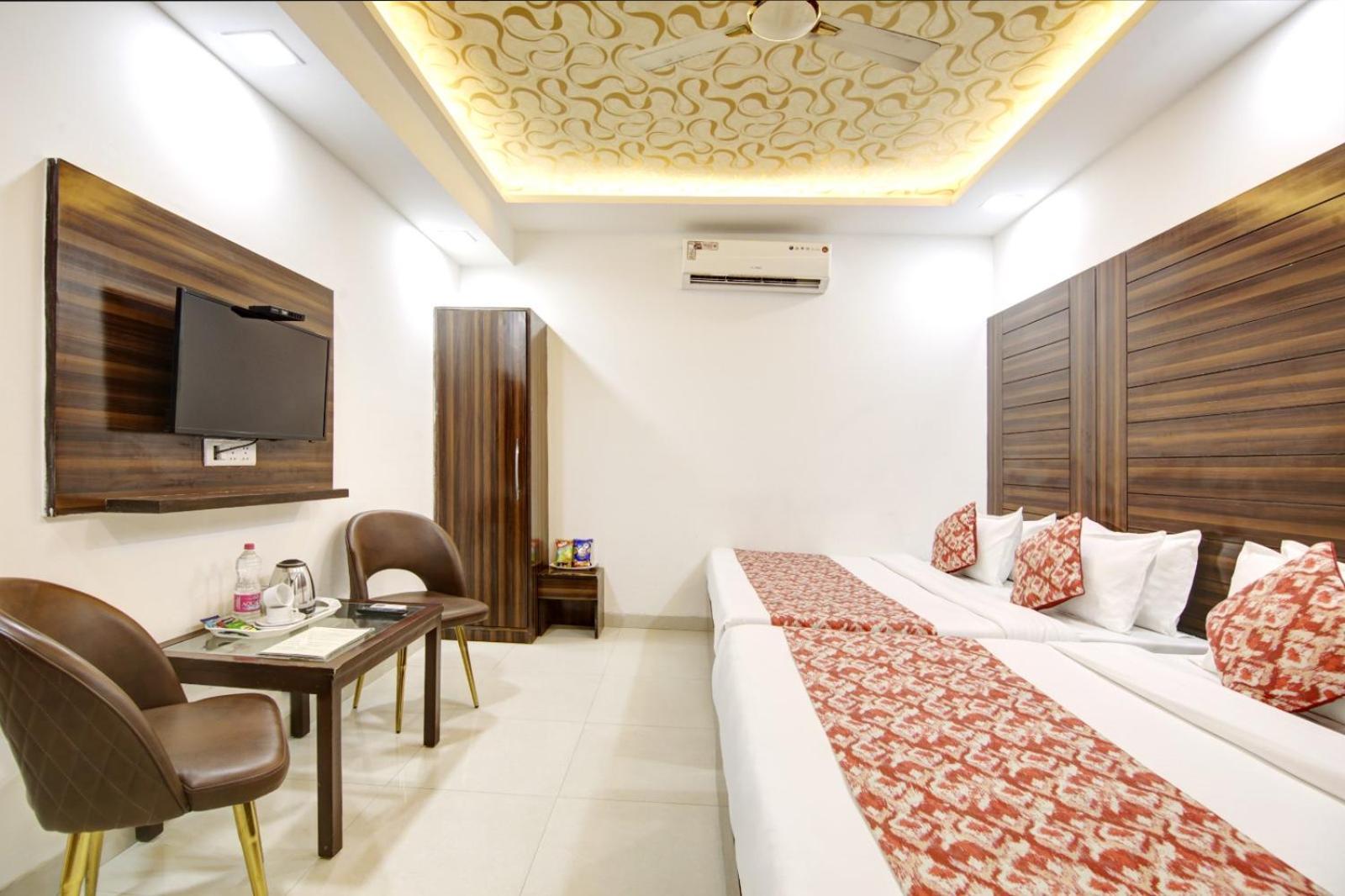Hotel Devrana Delhi Airport New Delhi Exteriör bild